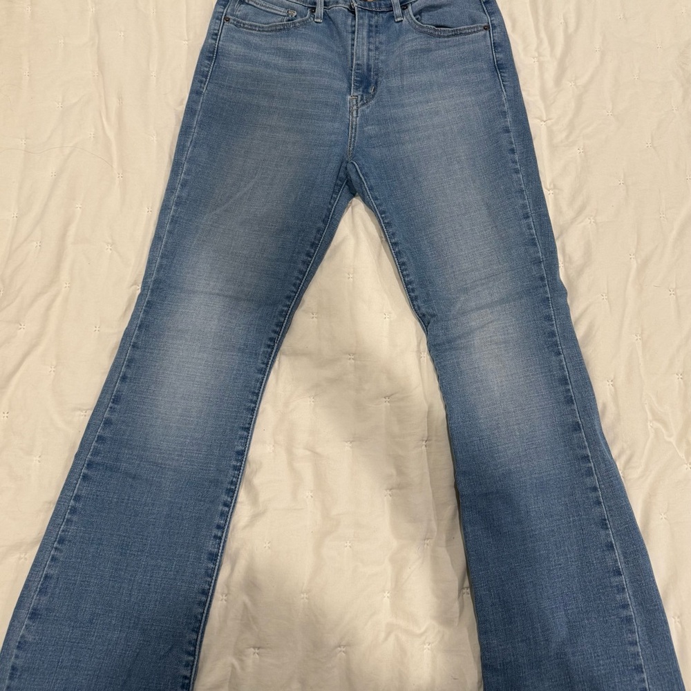Levi 725 High Rise Bootcut